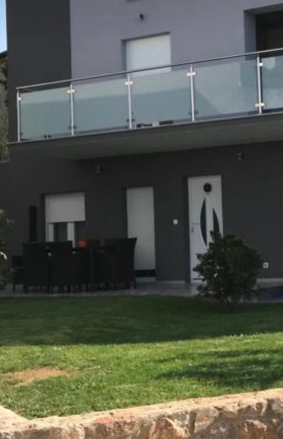 Apartmani Deluxe Jasenice  Exterior foto